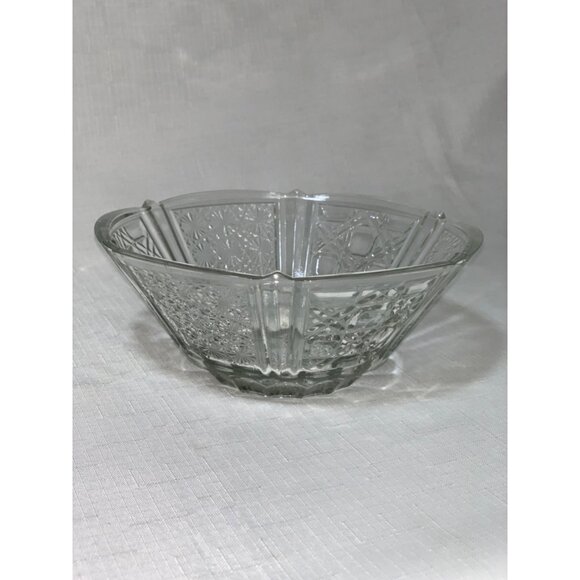 Vintage Clear Glass Serving Bowl Intricate Cut Starburst & Geometric Patterns - Picture 1 of 7